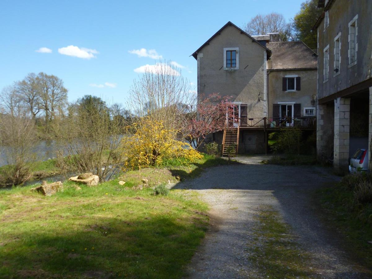 Le Moulin De Cors Acomodação com café da manhã Oulches Exterior foto