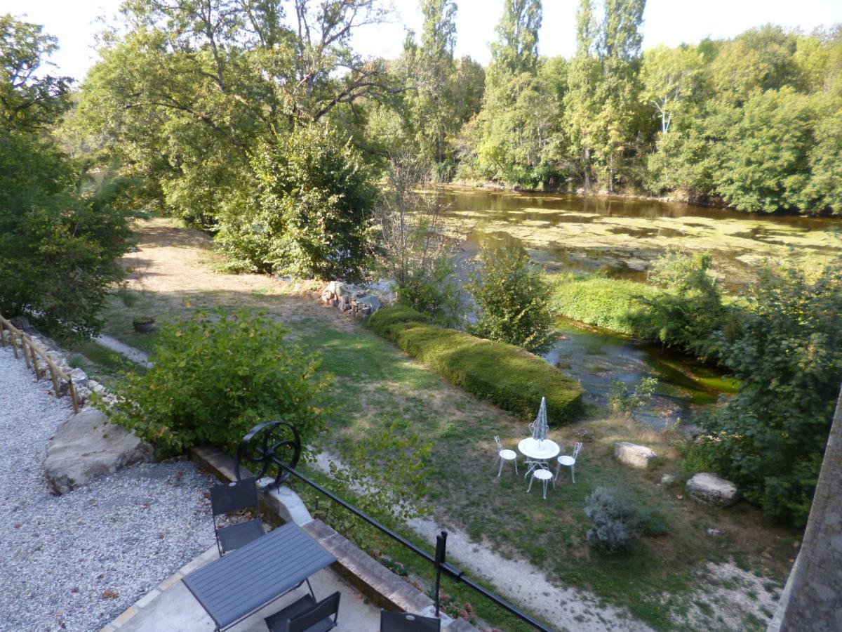 Le Moulin De Cors Acomodação com café da manhã Oulches Exterior foto
