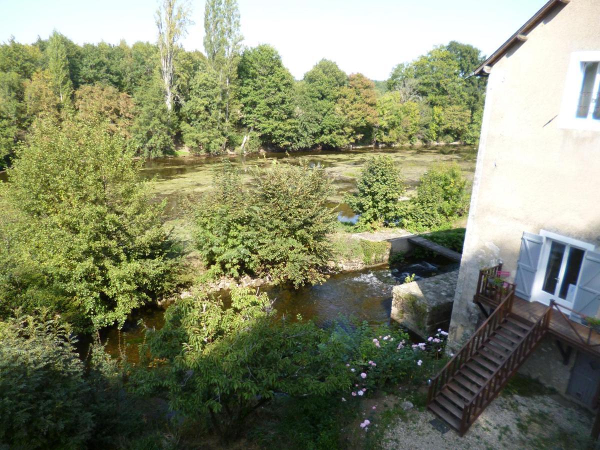 Le Moulin De Cors Acomodação com café da manhã Oulches Exterior foto